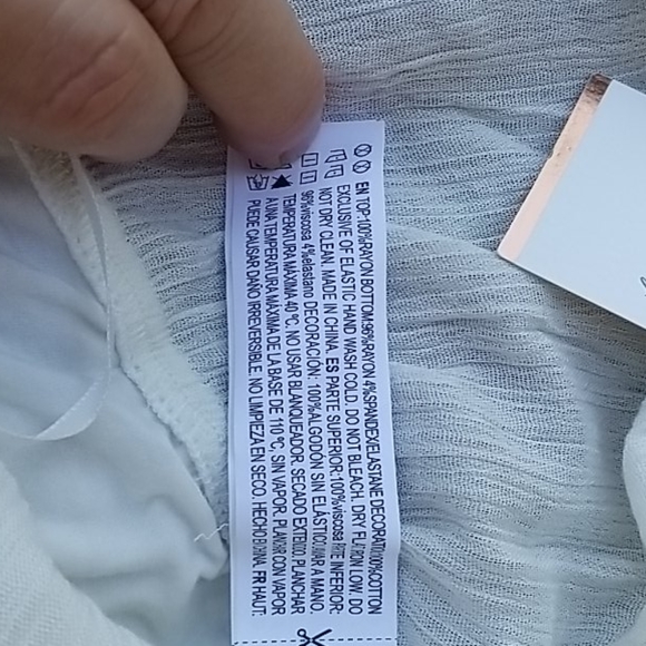 NEW - Ruffled Bodysuit 👚👚 - Picture 7 of 8